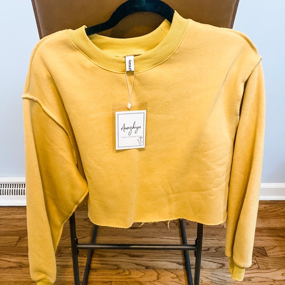 NWT Pullover Cropped Sweatshirt